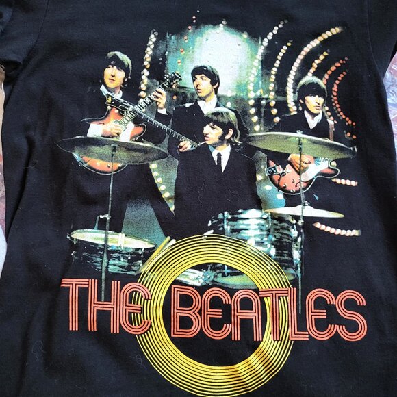 THE BEATLES Black T-Shirt Retro 60's Band Performing Size Small - Picture 2 of 3